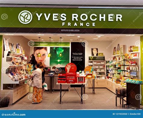 YVES ROCHER Store .